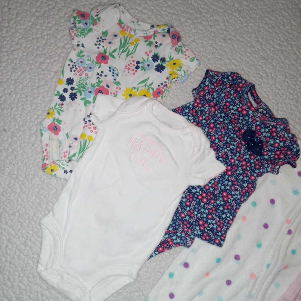Carter's 5pc Babygirl Bundle sz NB - Picture 2 of 6